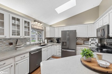 Beautifully updated and perfectly situated on Woodlane Drive - photo 11
