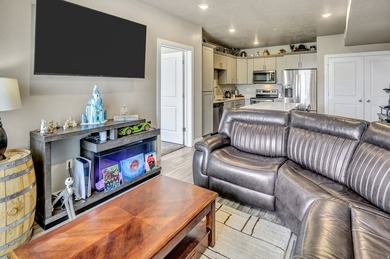 SELLER OFFERING 3% TOWARDS BUYERS CLOSING COSTS + RATE BUY DOWN! - photo 11