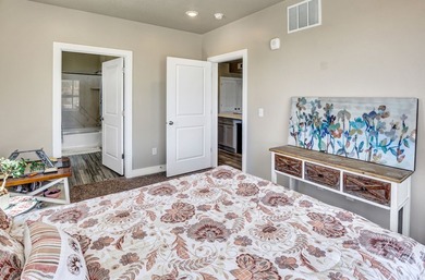 SELLER OFFERING 3% TOWARDS BUYERS CLOSING COSTS + RATE BUY DOWN! - photo 13