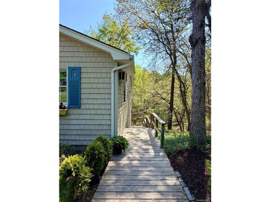 Bring all offers!! Welcome to this beautifully updated residence - photo 18