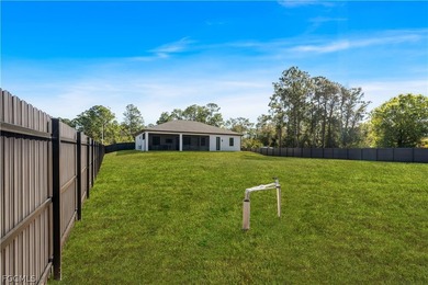 Beautiful 3-bedroom, 3-bathroom custom home on a half acre!! - photo 48