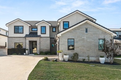 Fully furnished, ready to enjoy, this luxury lakefront retreat - photo 2