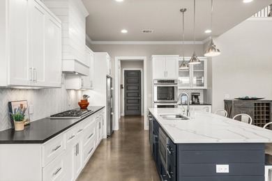 Fully furnished, ready to enjoy, this luxury lakefront retreat - photo 9