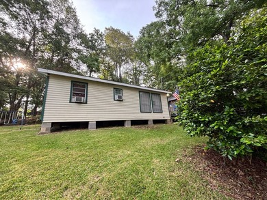 Tucked away in the peaceful waterfront community of White Oak - photo 10