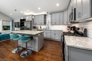 This is the Lakefront ranch you have been waiting for on Upper - photo 11