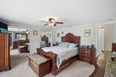 Beautiful, Spacious country estate pool home in the sought after - photo 22