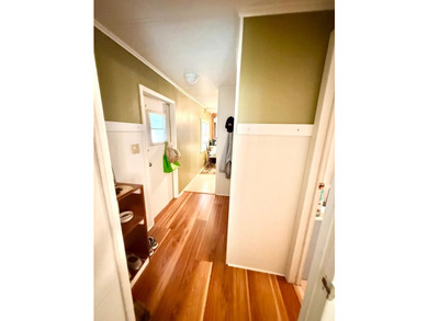 BEAUTIFULLY MAINTAINED, FURNISHED HOME READY FOR YOU TO MOVE IN - photo 22
