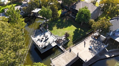 Welcome to this stunning, recently remodeled, waterfront retreat - photo 2
