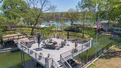 Welcome to this stunning, recently remodeled, waterfront retreat - photo 3