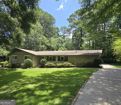 Lake Capri Home For Sale in Conyers Georgia