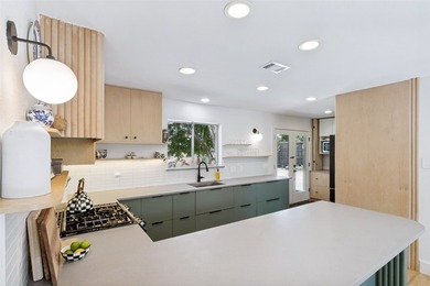 Steps from Prairie Creek, this beautifully renovated 4-bed - photo 11