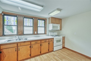 RARE FIND! AMAZING WEBSTER VILLAGE 2-FAMILY! METICULOUSLY - photo 18