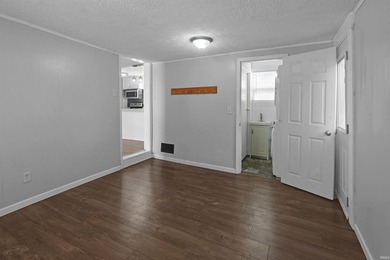 Welcome to this charming 3-bedroom, 2-bath home with a spacious - photo 18