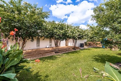 Steps from Prairie Creek, this beautifully renovated 4-bed - photo 24