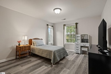 Call the official listing agent, Lisa Alexander, to arrange a - photo 27