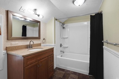 Welcome to this charming 3-bedroom, 2-bath home with a spacious - photo 27