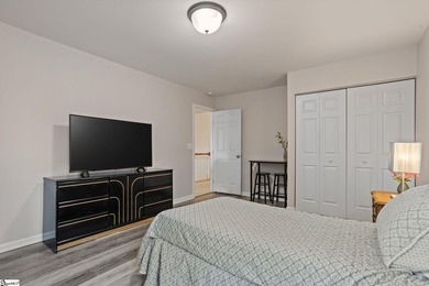 Call the official listing agent, Lisa Alexander, to arrange a - photo 28