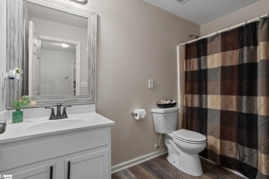 Call the official listing agent, Lisa Alexander, to arrange a - photo 32
