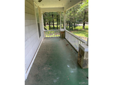 Discover this rare historical design home that needs TLC - photo 2