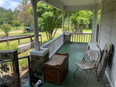 Discover this rare historical design home that needs TLC - photo 4