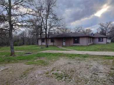 Raymond Gary Lake Home For Sale in Fort Towson Oklahoma