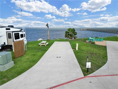 Are you ready to experience luxury RV living in Flour Bluff? - photo 1