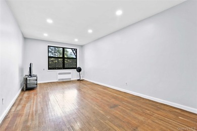 Spacious and sunlit, this one-bedroom, one-bathroom co-op in - photo 2