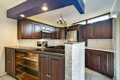 Offered below appraised value, this is an exceptional - photo 11