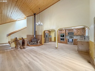 Newly remodeled and has not been lived in since, this home is - photo 12