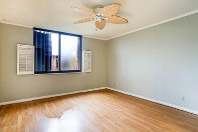 Offered below appraised value, this is an exceptional - photo 17