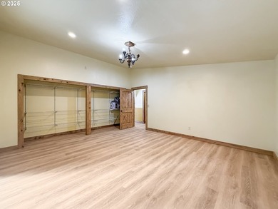 Newly remodeled and has not been lived in since, this home is - photo 20