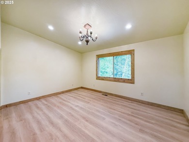 Newly remodeled and has not been lived in since, this home is - photo 24