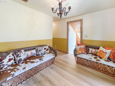 Newly remodeled and has not been lived in since, this home is - photo 32