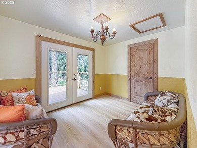 Newly remodeled and has not been lived in since, this home is - photo 33