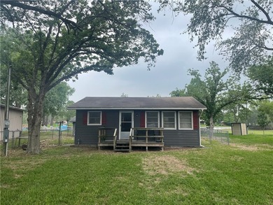 Welcome to your own little slice of lake life at Lake Corpus - photo 1