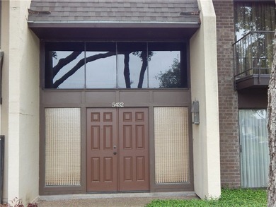 Spacious townhome featuring 3 bedrooms, 2.5 baths, a rear-entry - photo 1