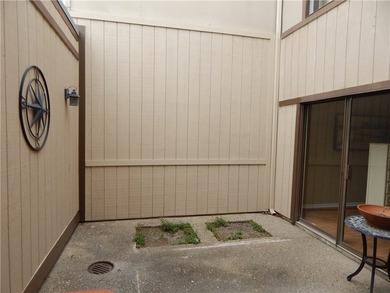 Spacious townhome featuring 3 bedrooms, 2.5 baths, a rear-entry - photo 6