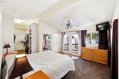 Welcome to this clean, move-in ready Pine Grove waterfront home - photo 13