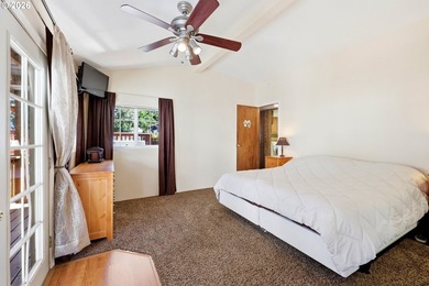 Welcome to this clean, move-in ready Pine Grove waterfront home - photo 15