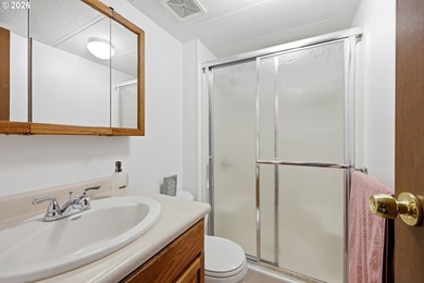 Welcome to this clean, move-in ready Pine Grove waterfront home - photo 20