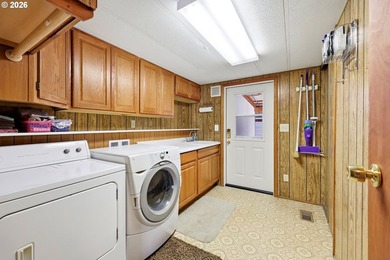 Welcome to this clean, move-in ready Pine Grove waterfront home - photo 23