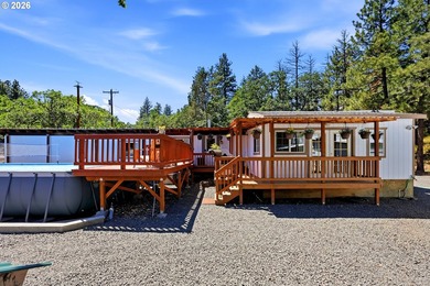 Welcome to this clean, move-in ready Pine Grove waterfront home - photo 26