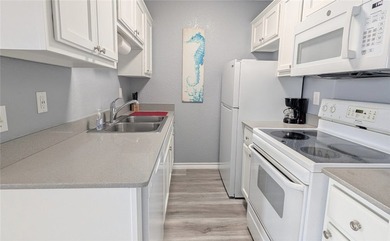 **Great Rental Income** Canal waterfront condos do not hit the - photo 7