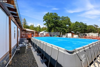 Welcome to this clean, move-in ready Pine Grove waterfront home - photo 27