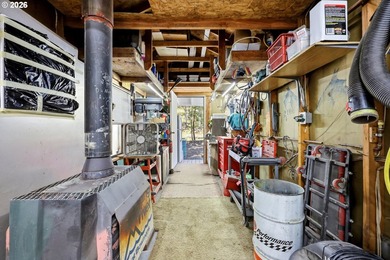 Welcome to this clean, move-in ready Pine Grove waterfront home - photo 36