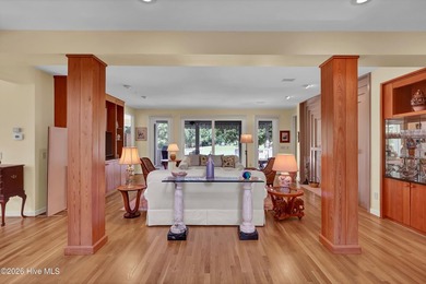 Beautiful Craftsman-style home with sweeping views of the 6th - photo 8
