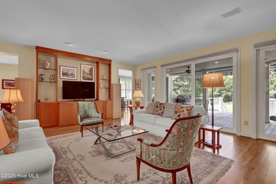 Beautiful Craftsman-style home with sweeping views of the 6th - photo 9
