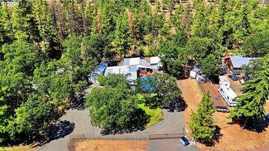 Welcome to this clean, move-in ready Pine Grove waterfront home - photo 39