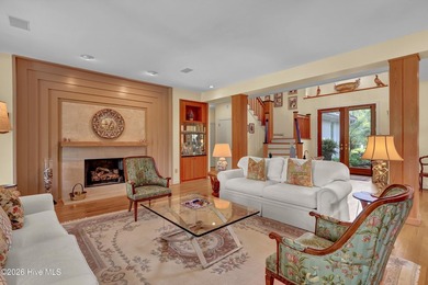 Beautiful Craftsman-style home with sweeping views of the 6th - photo 10