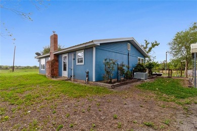 Lakefront retreat on three acres offering rare privacy - photo 14